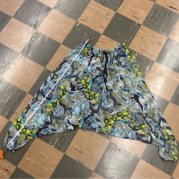 Women’s pattern Harem Pants - Picture 7 of 7